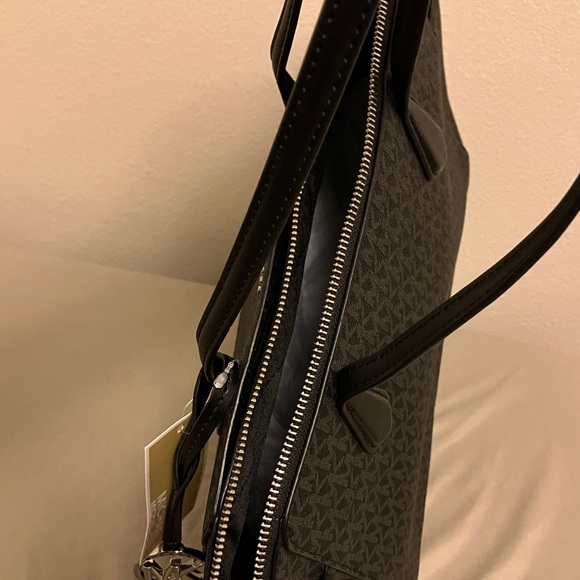 Michael Kors Black Marilyn Tote Bag - Picture 8 of 14
